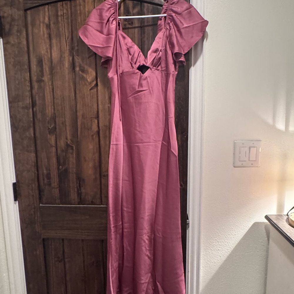 Chic Mauve Maxi Dress with Ruffle Details
